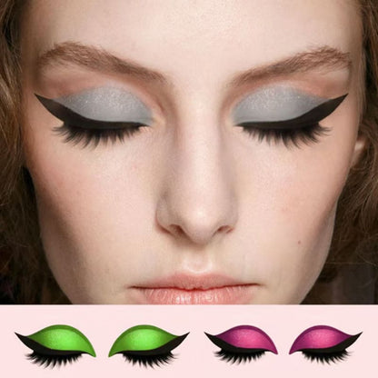 SmokeyLooks™ 3-in-1 oogschaduw, eyeliner & wimpersticker